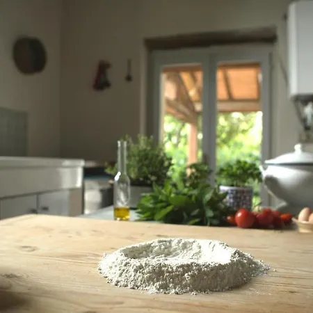 Villa A Casa La L'aiola, With Jacuzzi And Ac