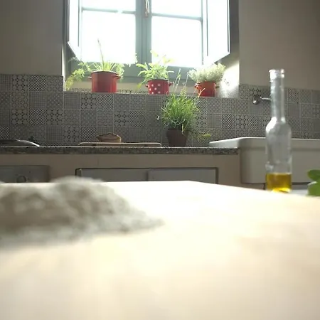 Вилла A Casa La L'aiola, With Jacuzzi And Ac