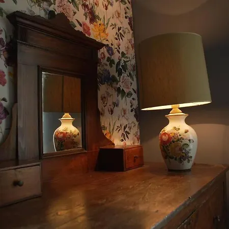 A Casa Là L'aiola, With Jacuzzi&ac Villa *