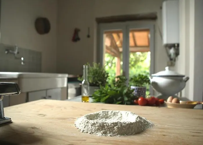 빌라 A Casa La L'aiola, With Jacuzzi And Ac