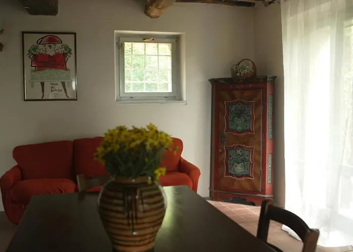 빌라 A Casa La L'aiola, With Jacuzzi And Ac *