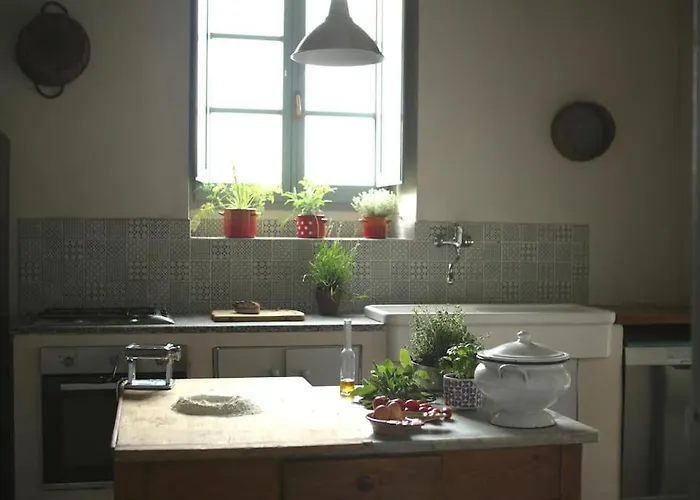 A Casa La L'aiola, With Jacuzzi And Ac Villa *