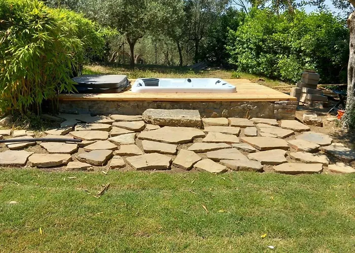 A Casa Là L'aiola, With Jacuzzi&ac Villa